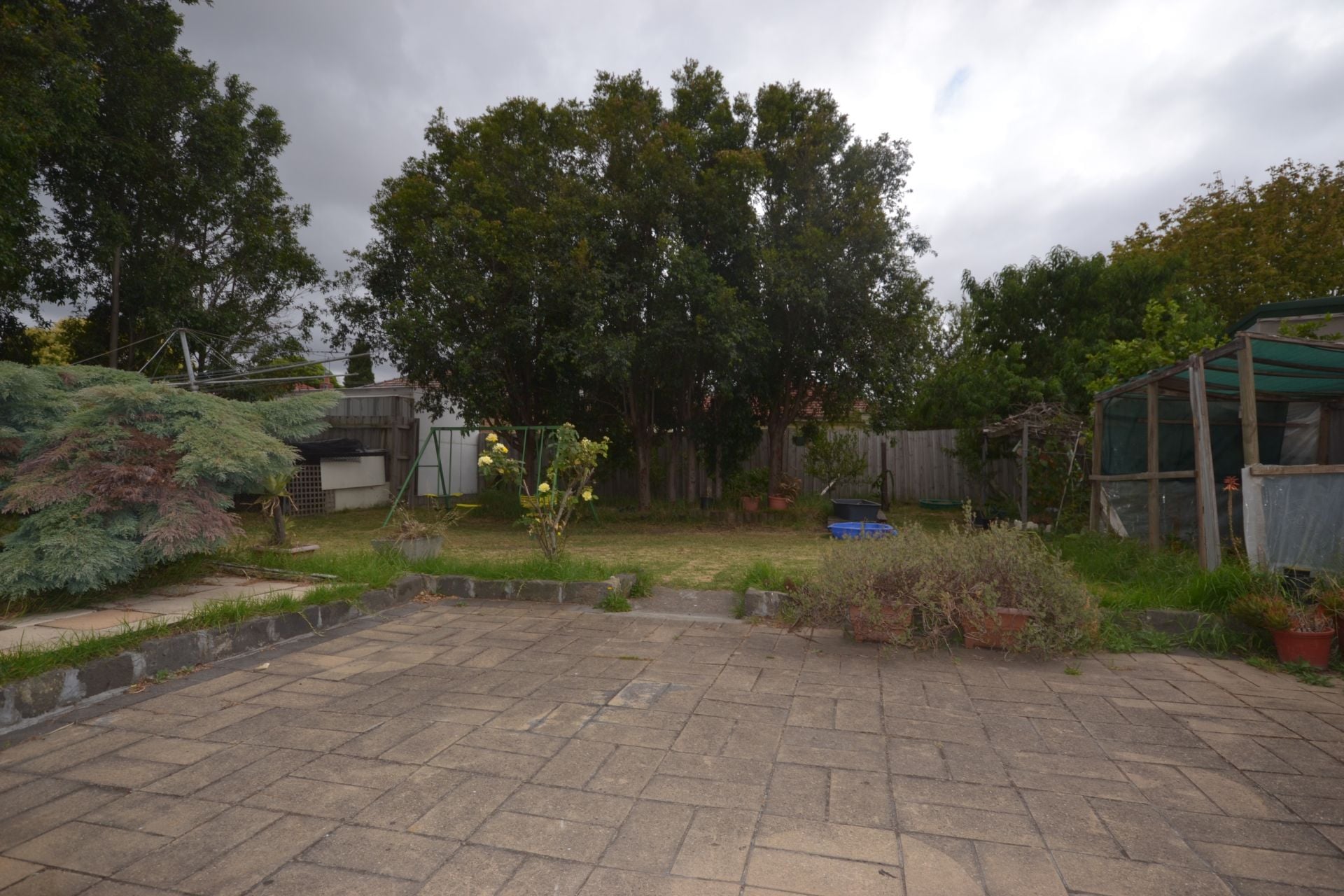 GREAT SIZE HOME IN AN EVEN BETTER LOCATION