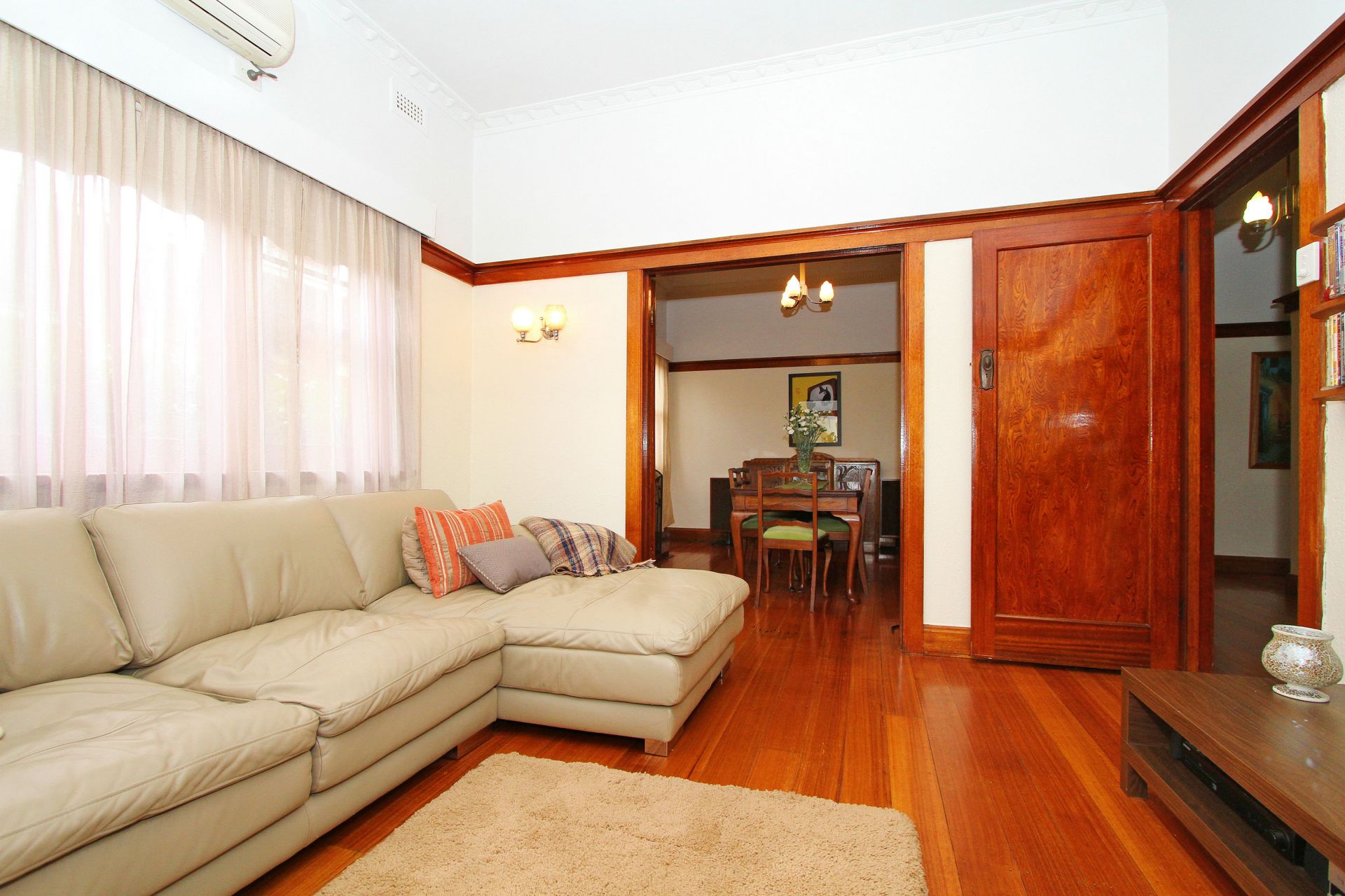 REFINED ELEGANCE AND SOPHISTICATION