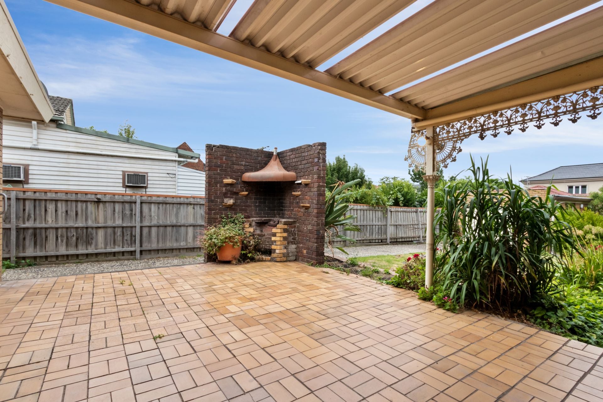 Spacious 4 Bedroom House - 6 Month Lease