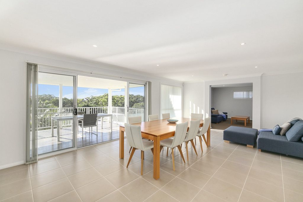 42 Sinclair Drive, BONNY HILLS NSW 2445