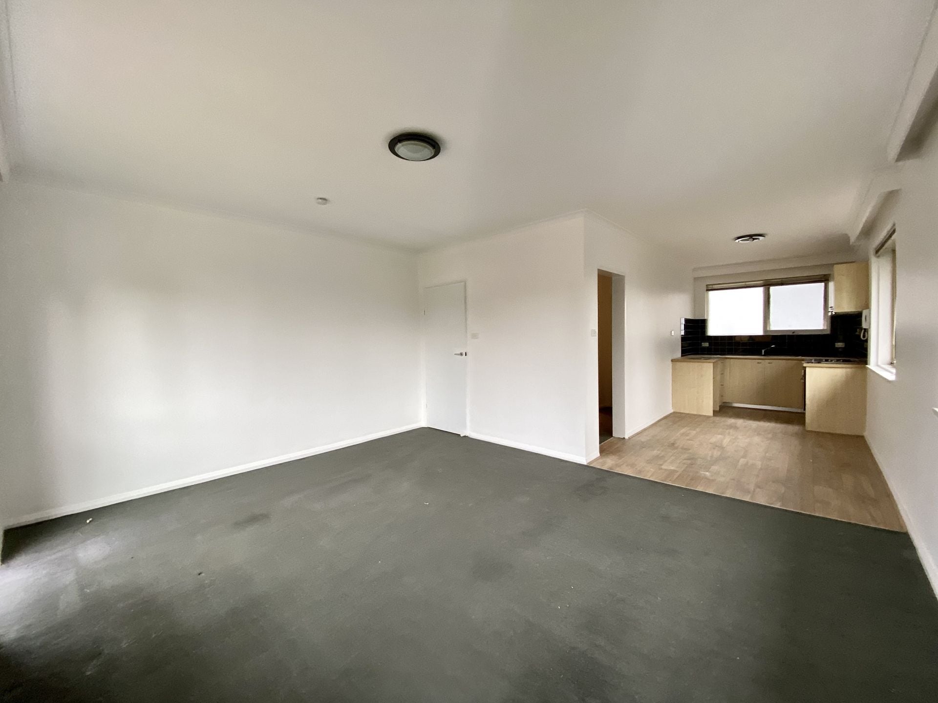 Spacious Two Bedroom Apartment!