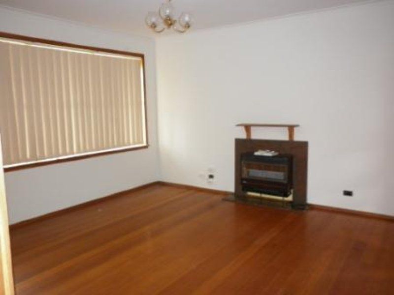 13 Thomson Avenue, Laverton - Thumbnail 4