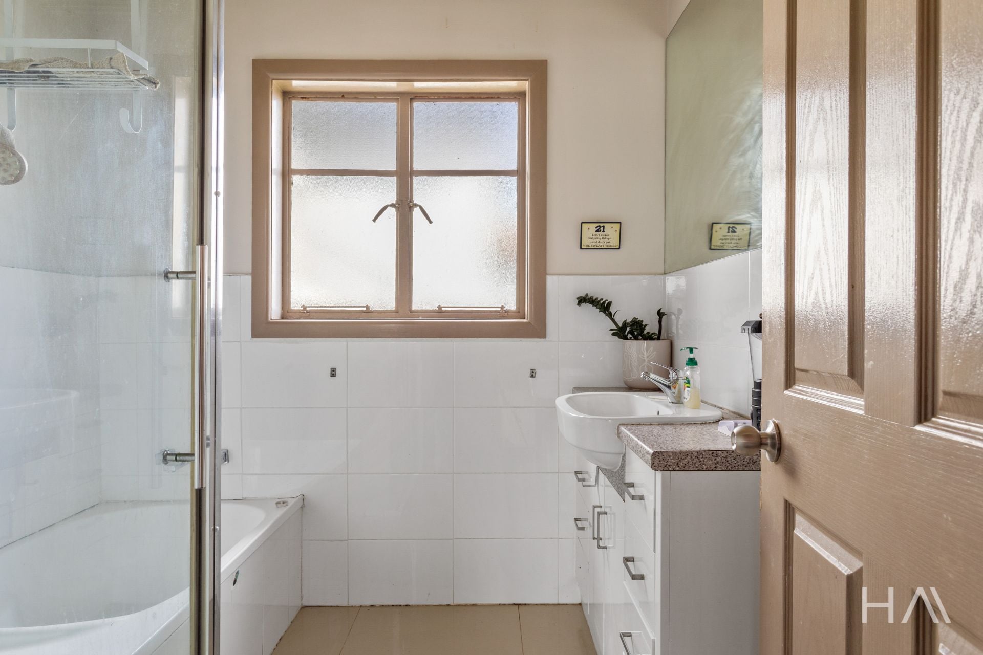 218 West Tamar Road Riverside, Riverside - Thumbnail 6