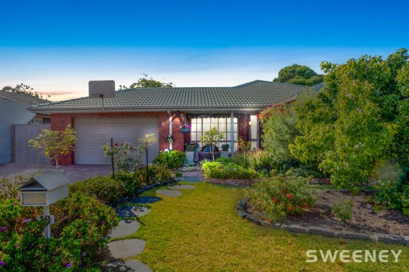 19 Markey Court, Altona Meadows - Thumbnail 2
