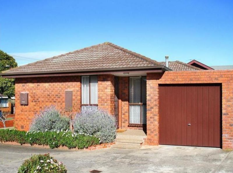 1/12 Hobbs Crescent, Reservoir