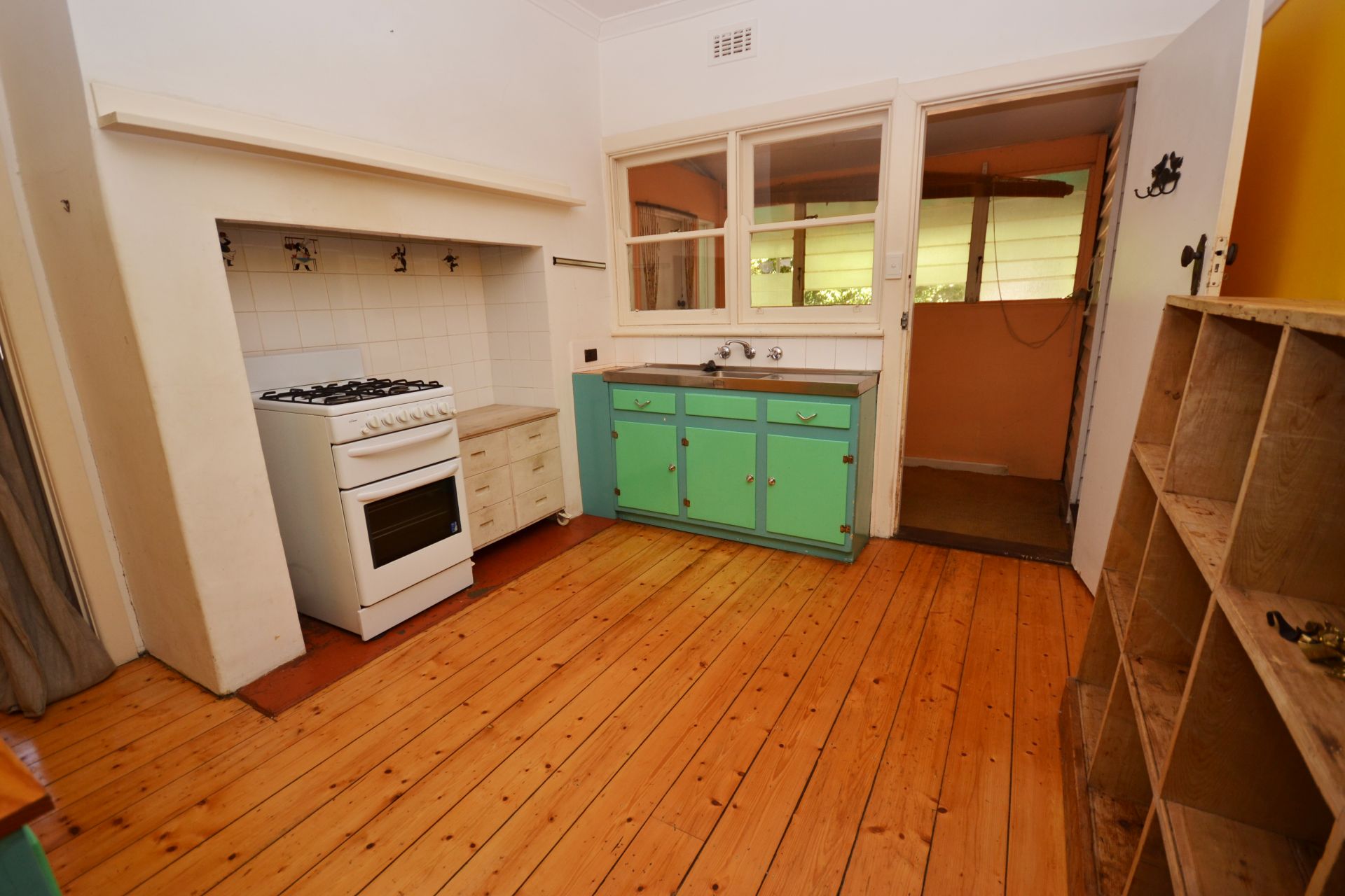 CHARMING TWO BEDROOM!