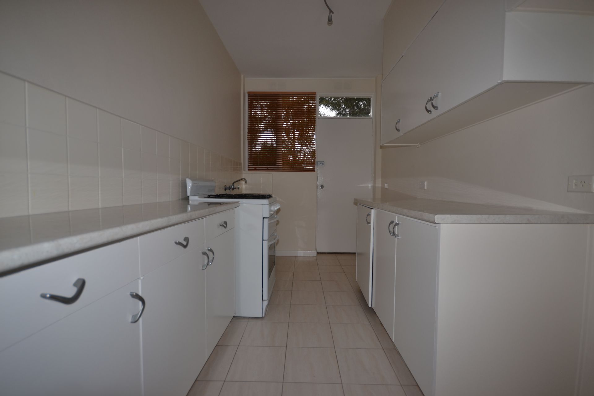 LARGE ONE BEDROOM APARTMENT IN A SOUGHT AFTER LOCATION