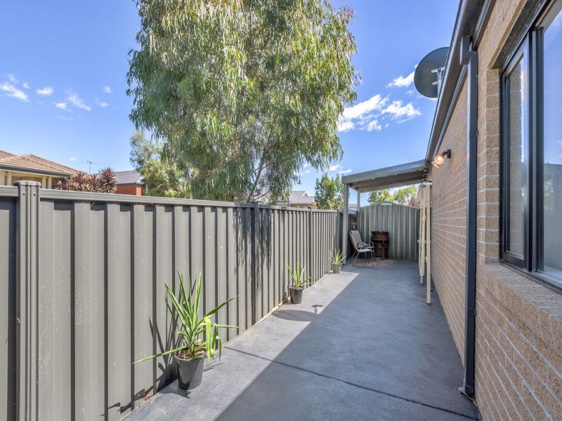 24 Falkirk Drive MERNDA, Mernda - Thumbnail 2