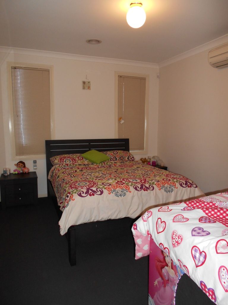 3 BEDROOM, 2 BATHROOM TOWNHOUSE
