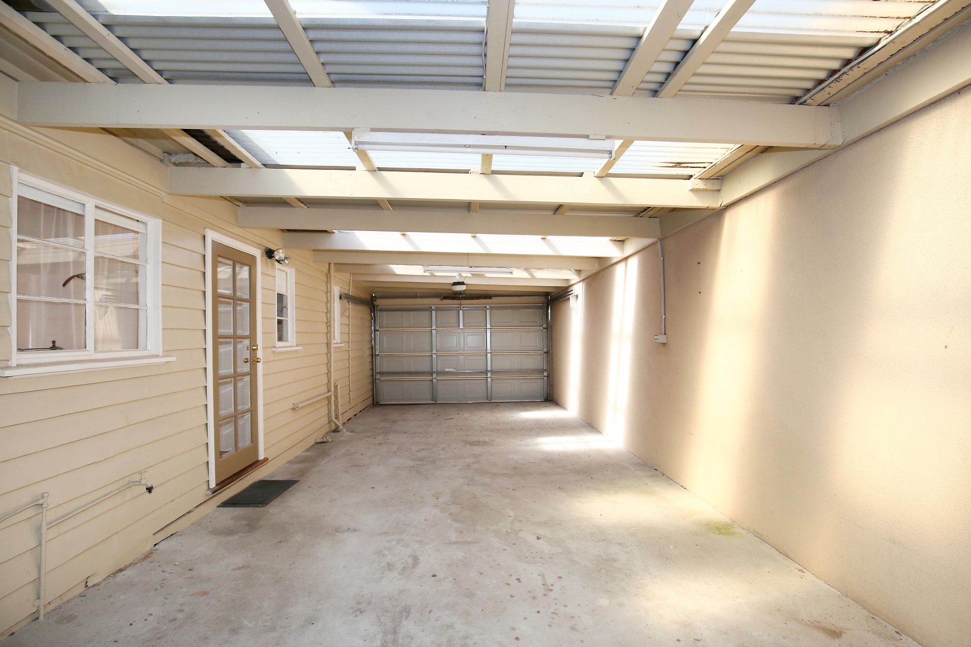 Real Estate For Lease 33 Banbury Road Reservoir , VIC