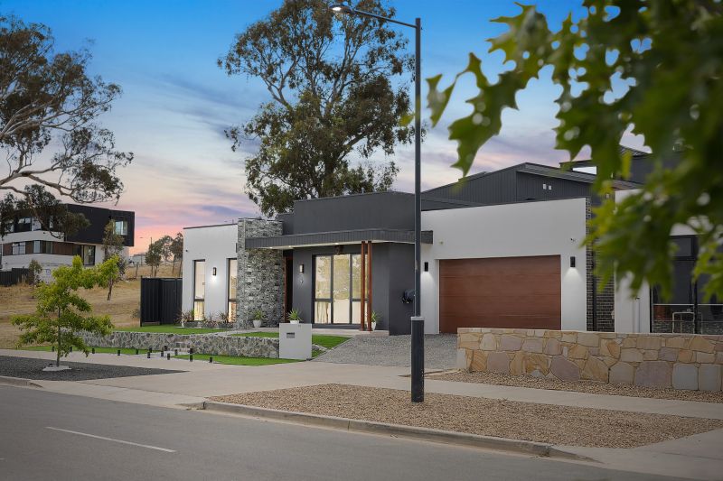 Real Estate For Sale 24 Barramundi Street Throsby , ACT