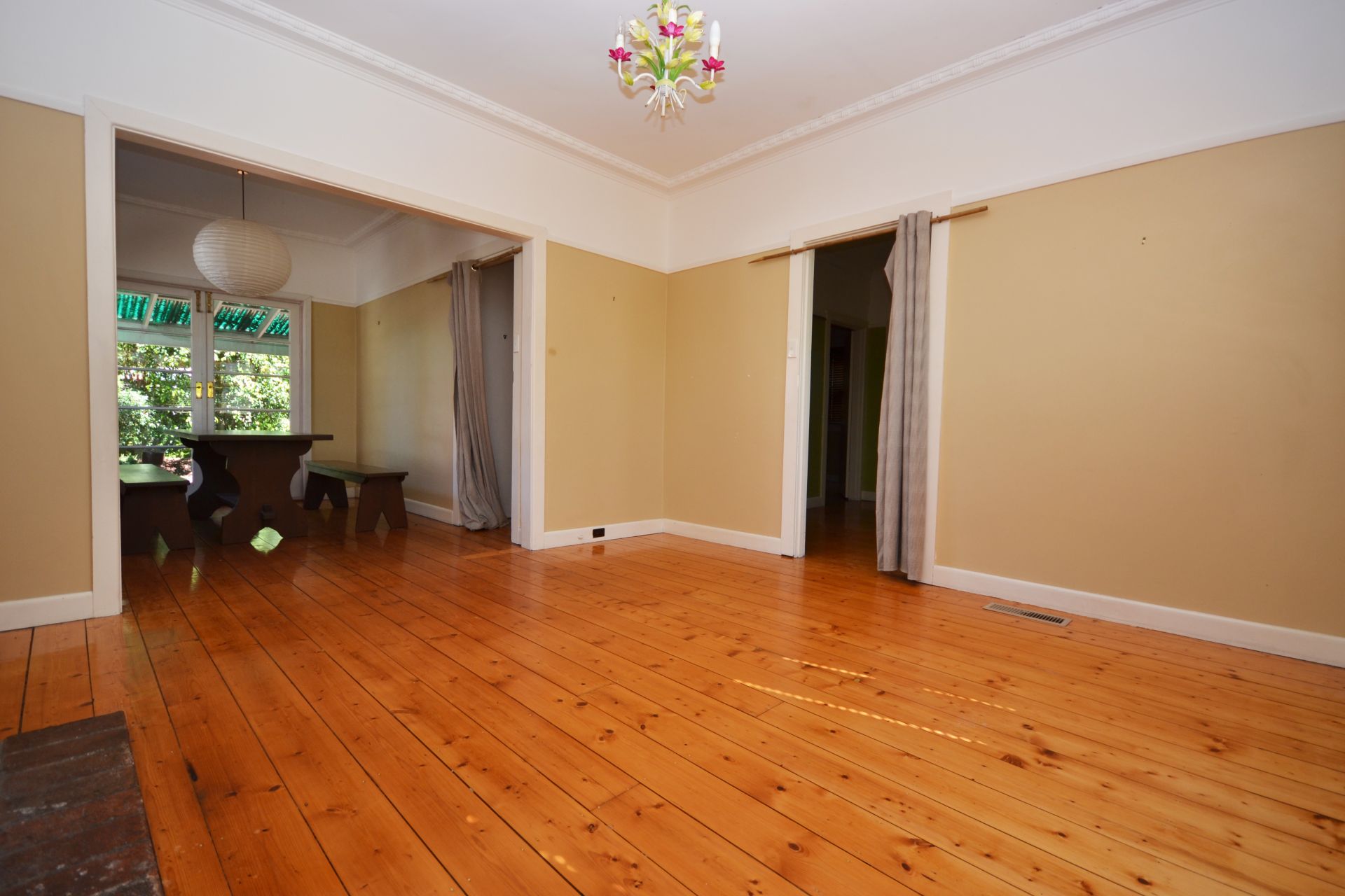 CHARMING TWO BEDROOM!