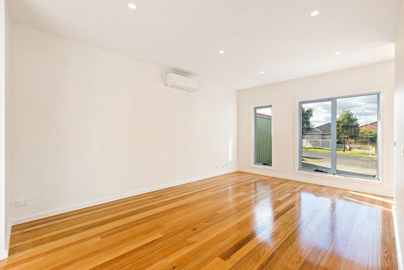 40A Dongola Road, West Footscray - Thumbnail 4