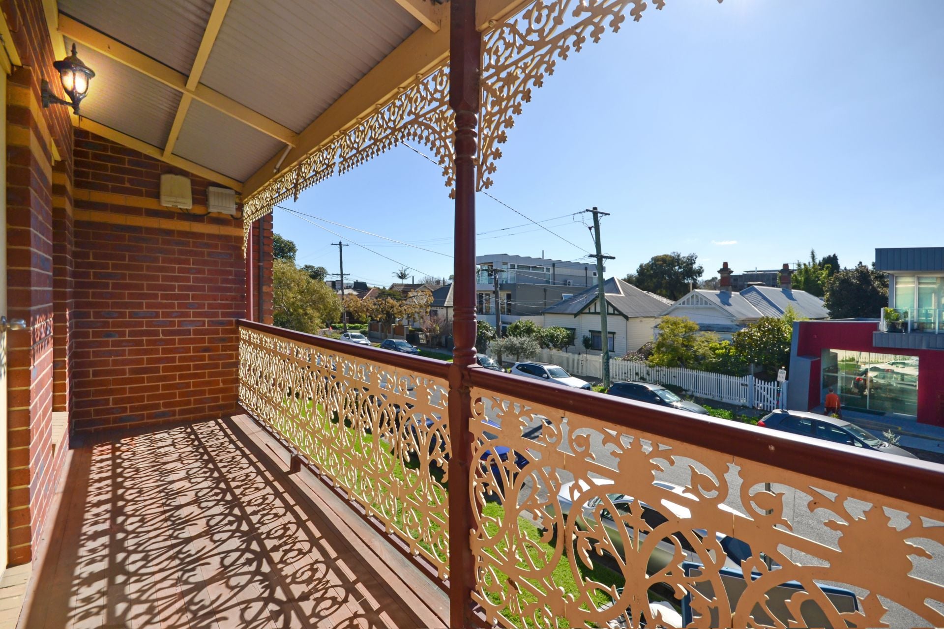 Charming Terrace Residence in the Vibrant Heart of Brunswick