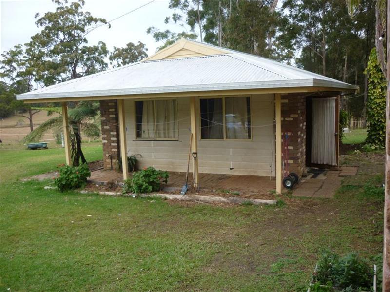 8 Apanie Rd, LAKE INNES NSW 2446