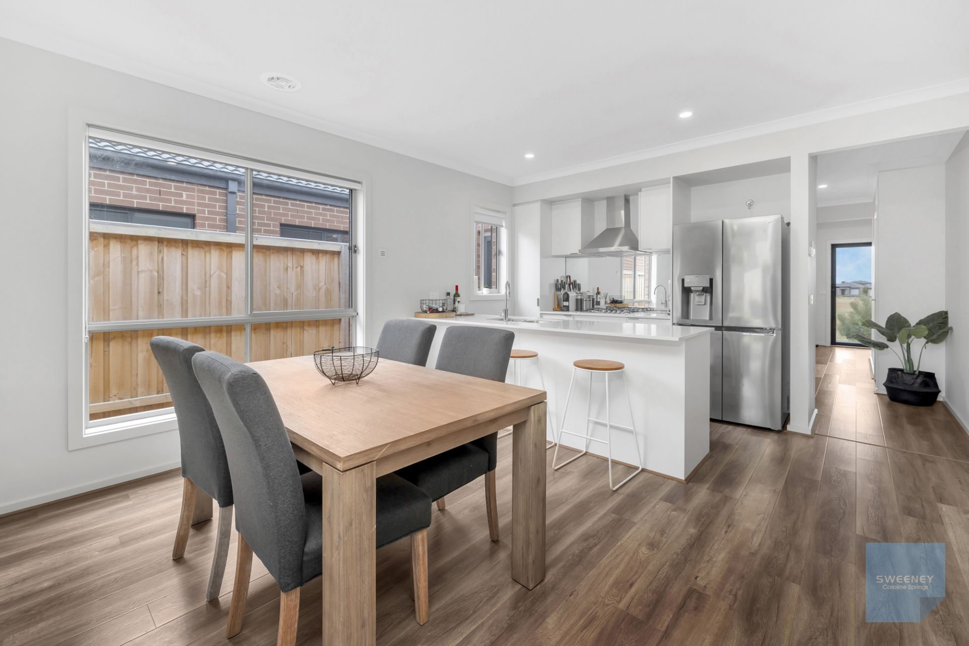 9 Monticiano Road, Fraser Rise - Thumbnail 4