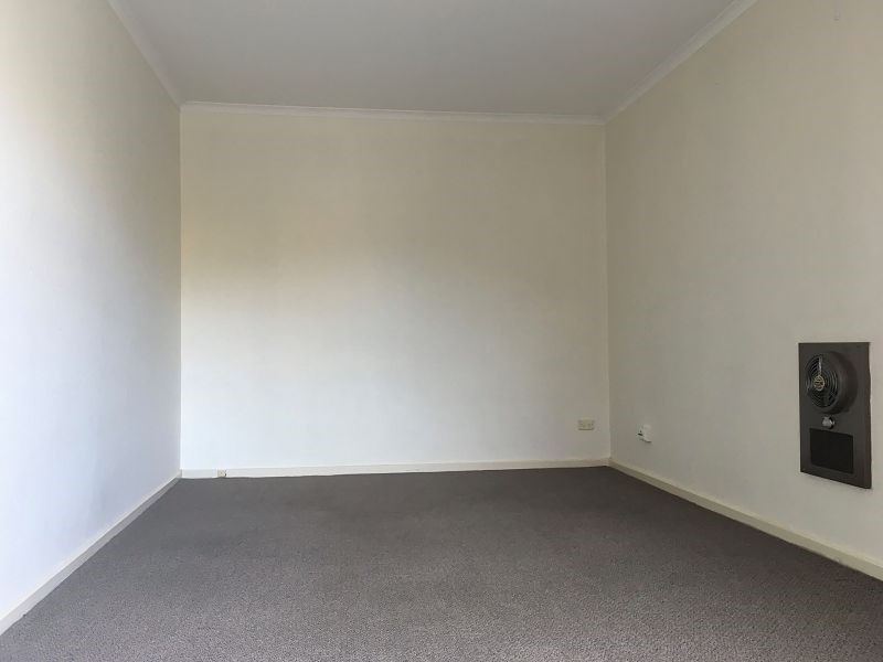 8/10 Roseberry Grove, Glen Huntly