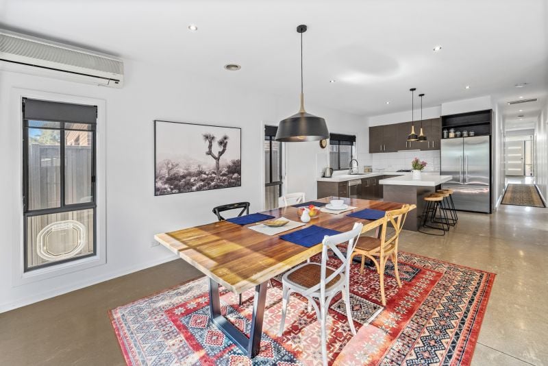 6 Streeton Avenue, Caroline Springs