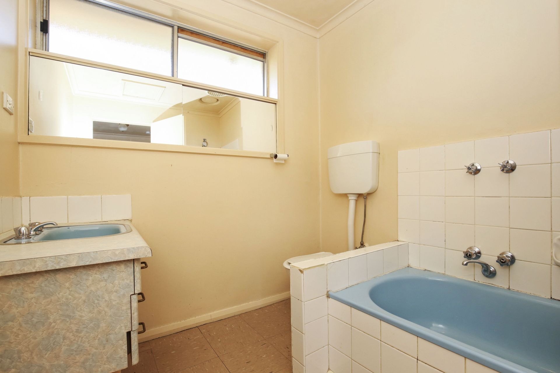 NEAT TWO BEDROOM UNIT!