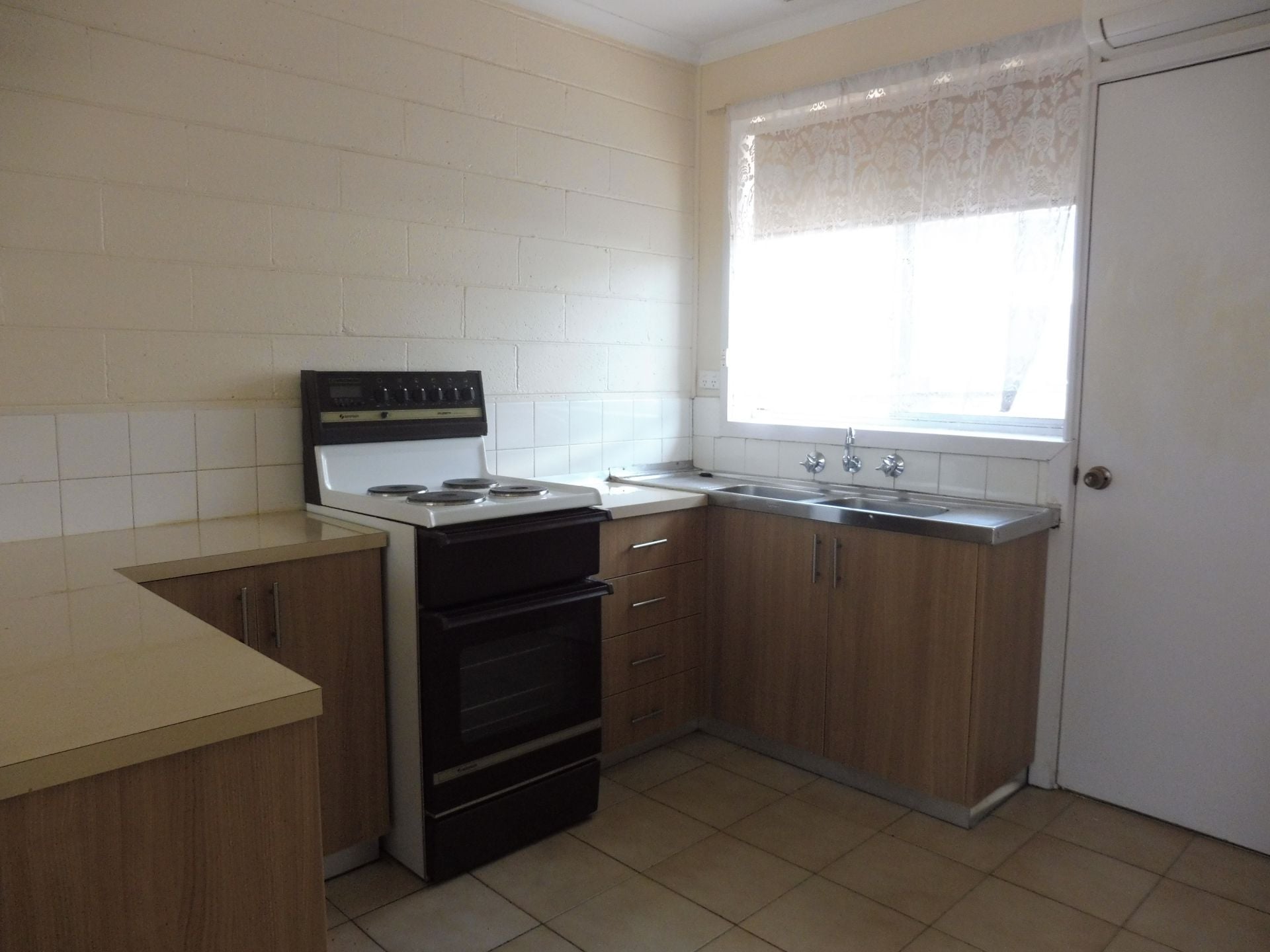 2 BEDROOM UNIT