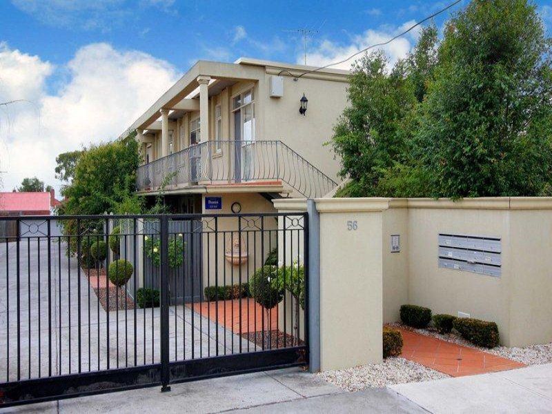 Perfectly Positioned with a Court Yard!