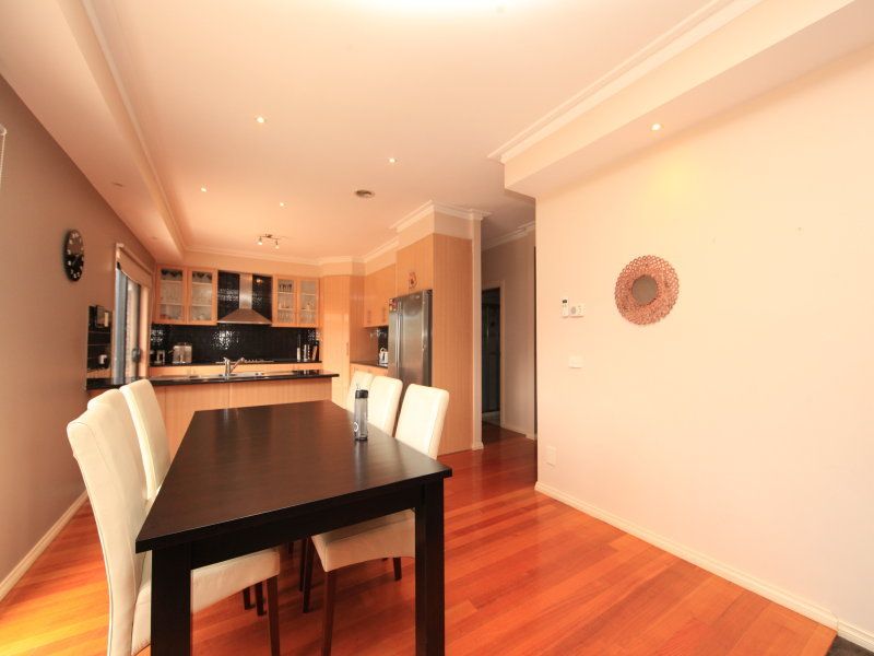 9 Flame Crescent SOUTH MORANG, South Morang - Thumbnail 7
