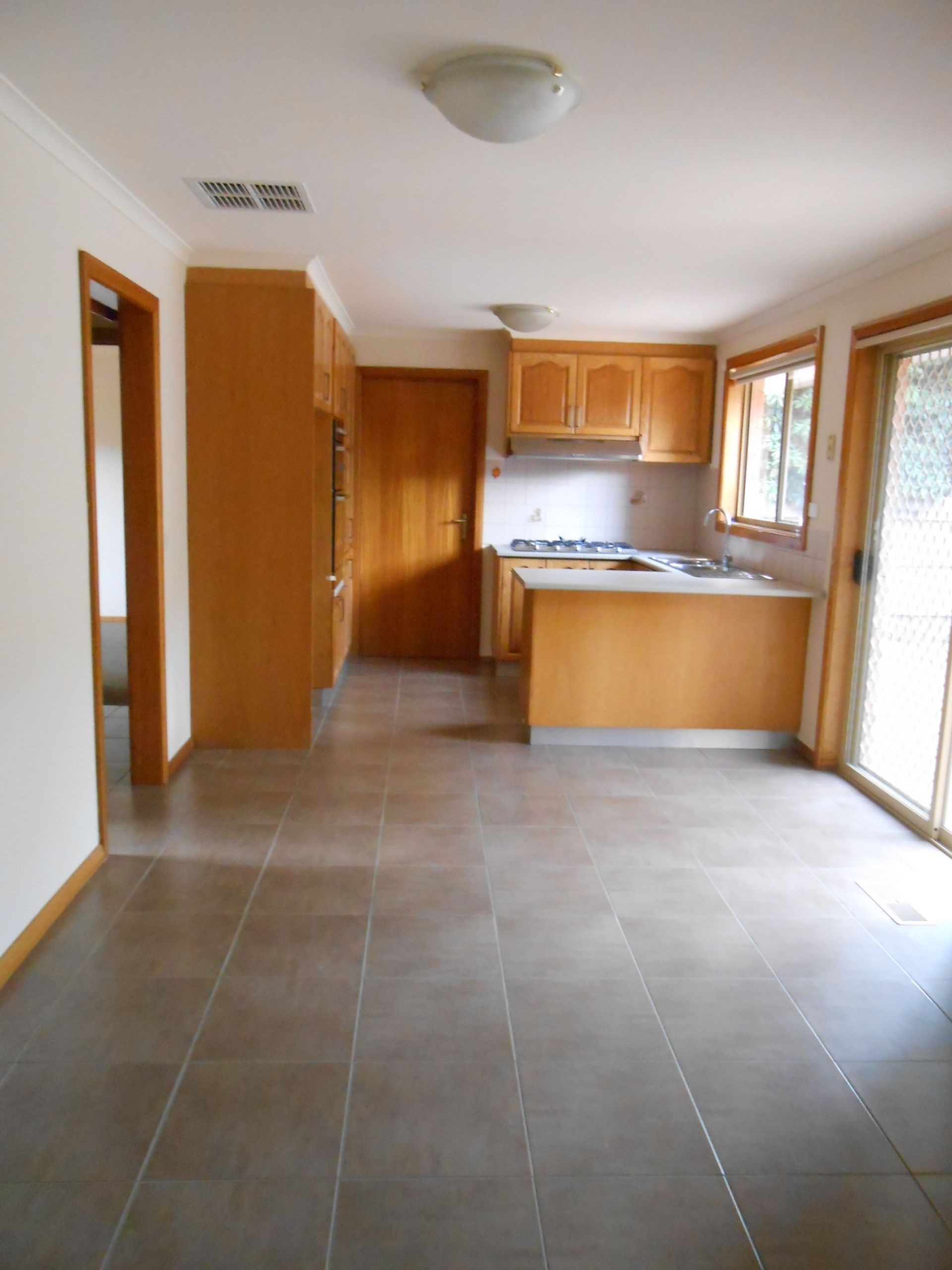 WELL PRICED, FANTASTIC LOCATION!!