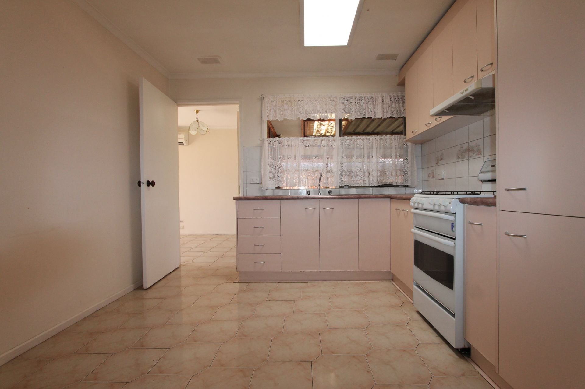 Spacious Family Home, Minutes to All!!!