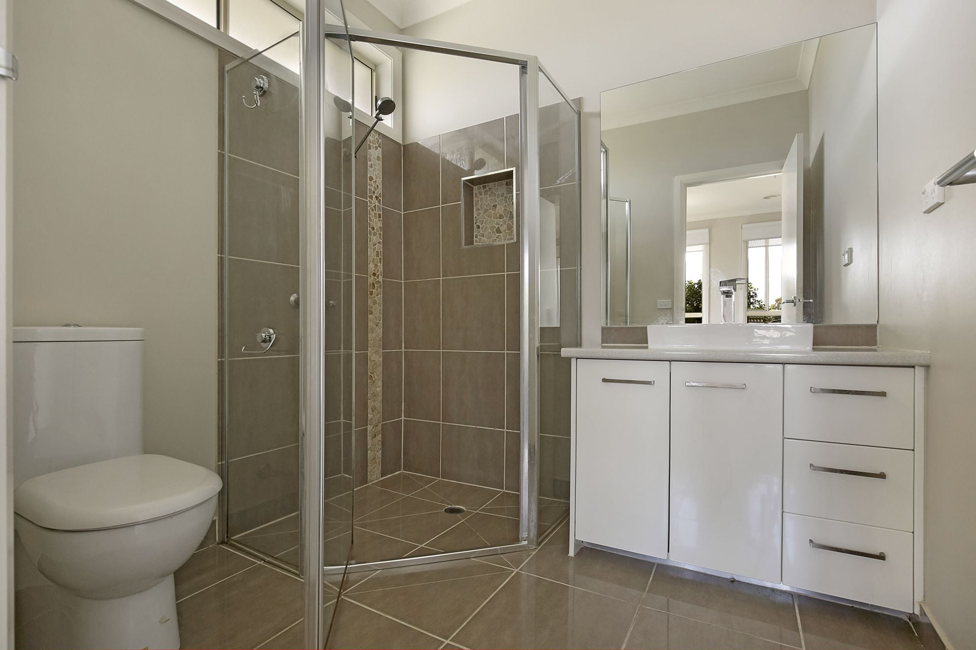 Quality Home in the Hawkstowe Estate