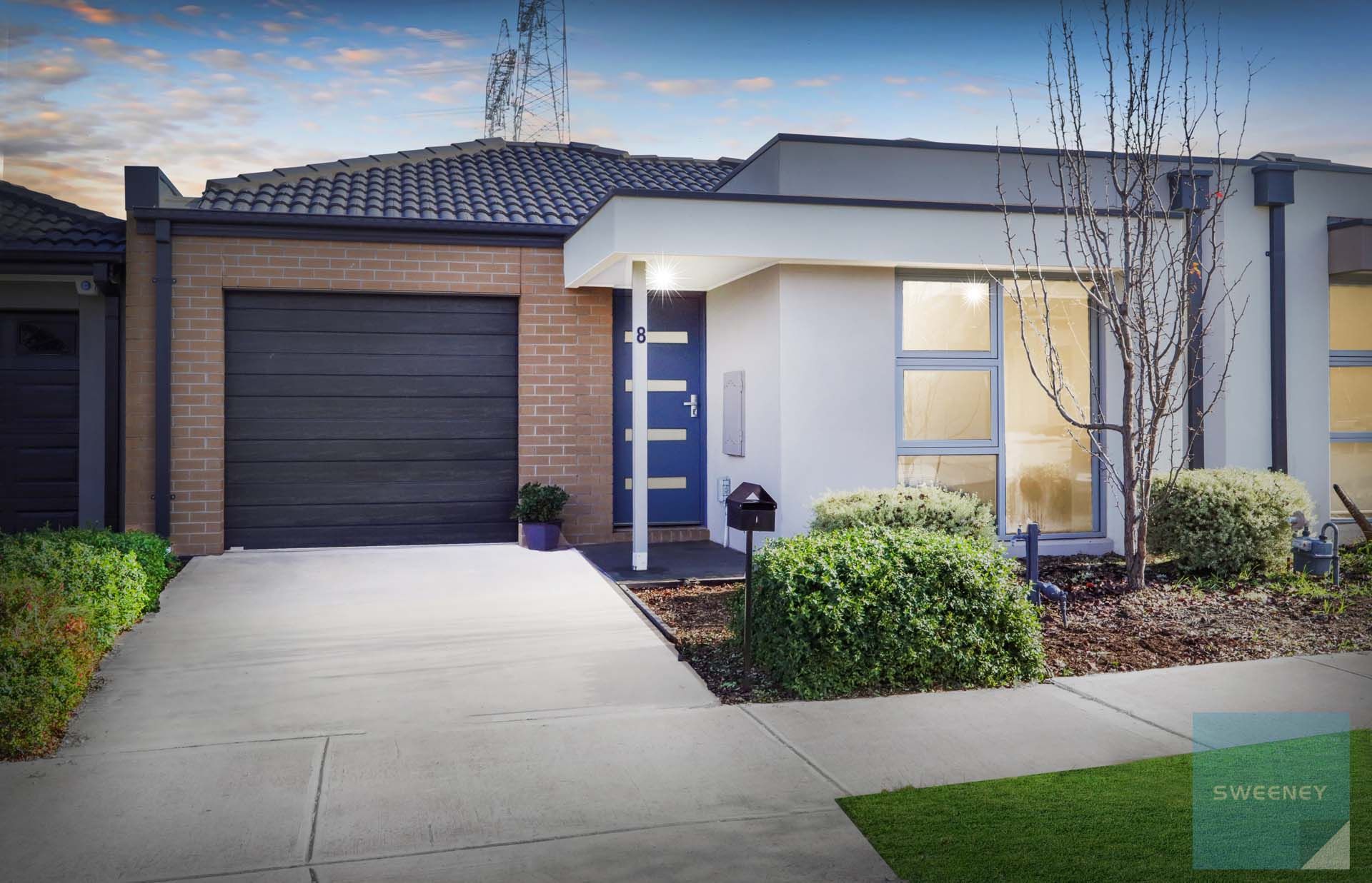 8 Somers Street, Fraser Rise - Thumbnail 2