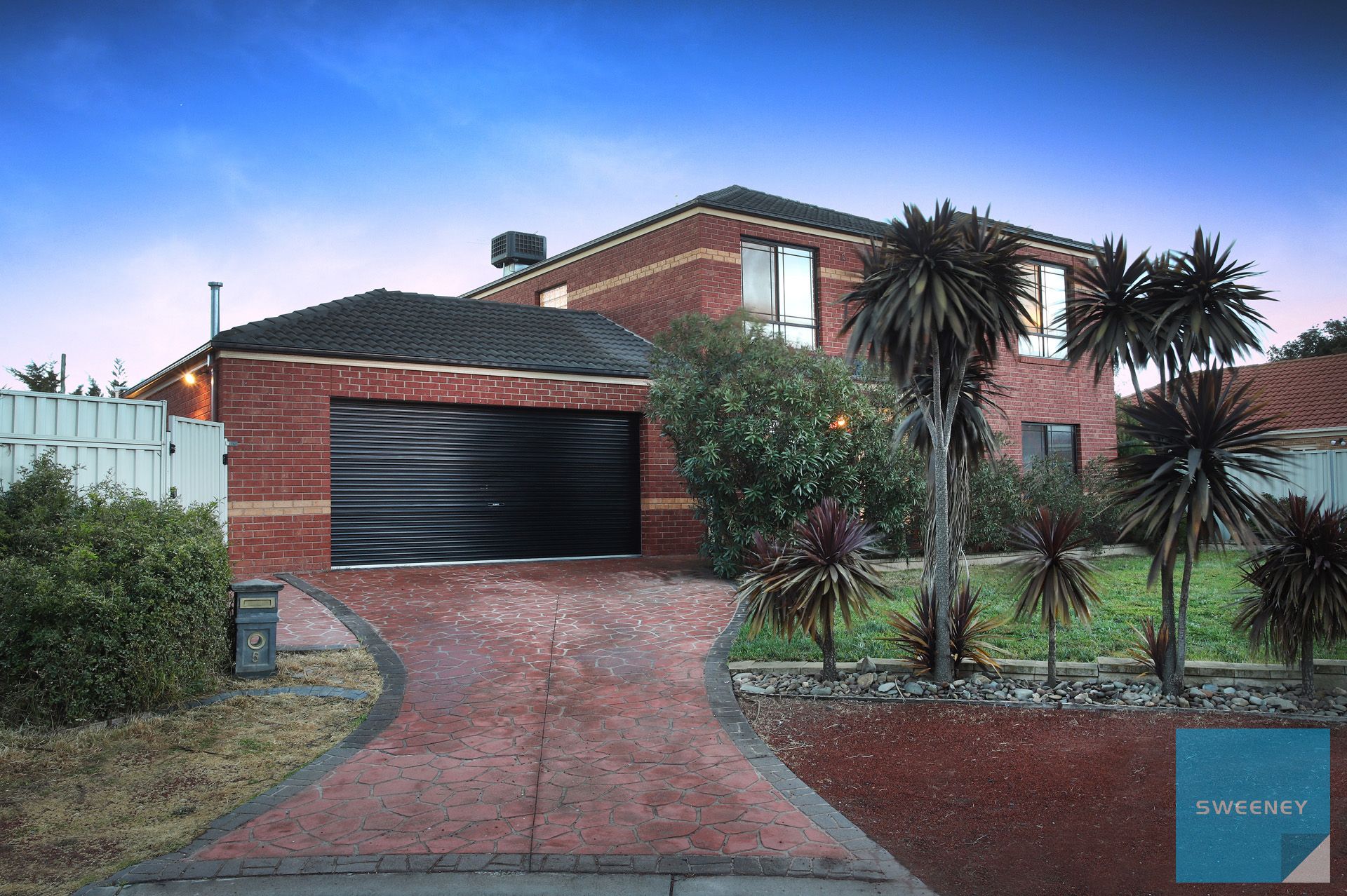 5 Lind Place, CAROLINE SPRINGS Sweeney Estate Agents