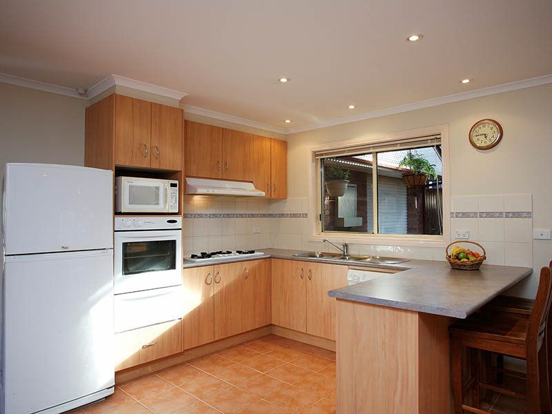 6 Yellowbox Avenue SOUTH MORANG, South Morang - Thumbnail 6