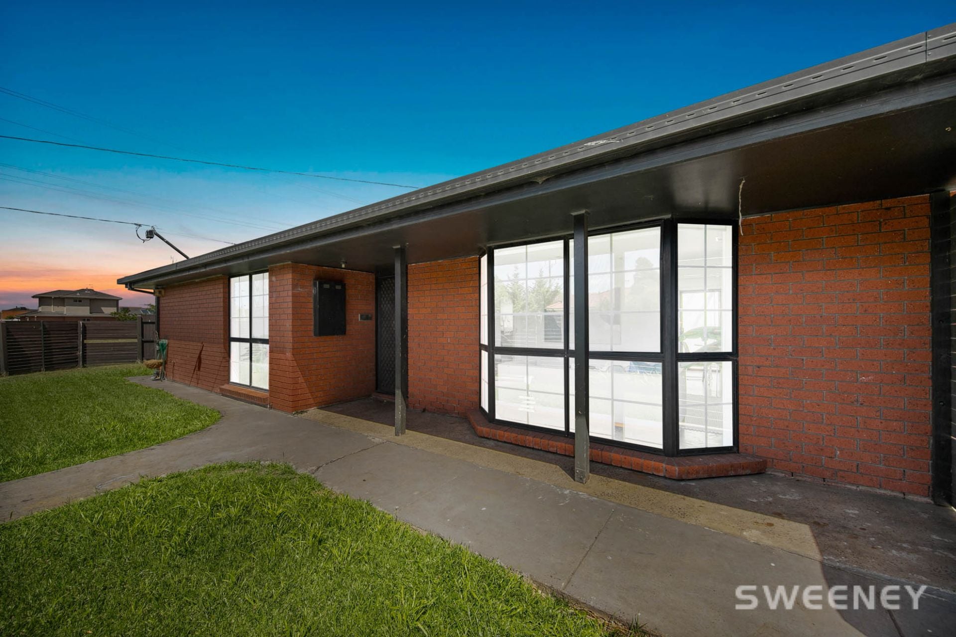 1/14 Newham Way, Altona Meadows - Thumbnail 2