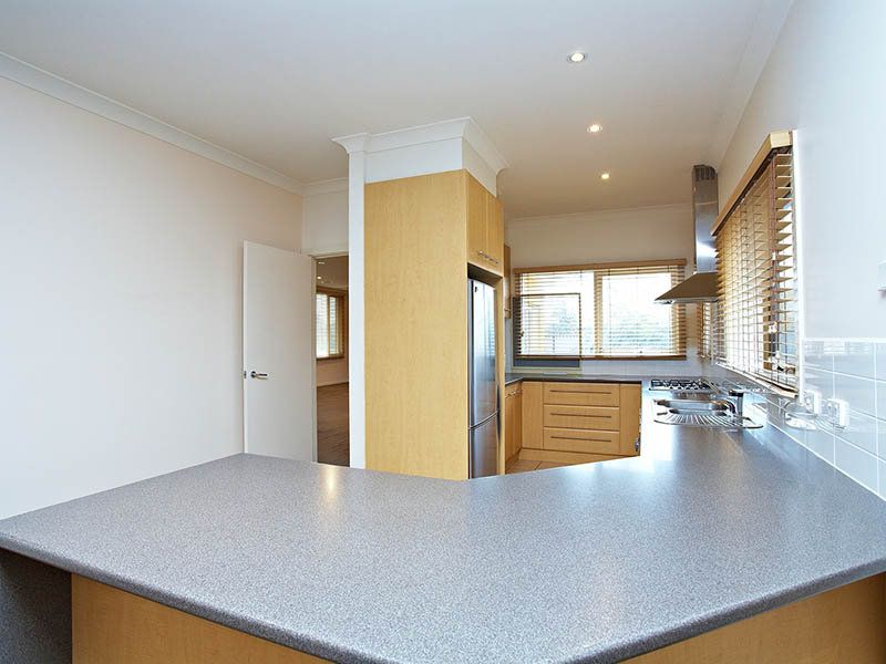 2 Tenterfield Drive, Burnside Heights - Thumbnail 3