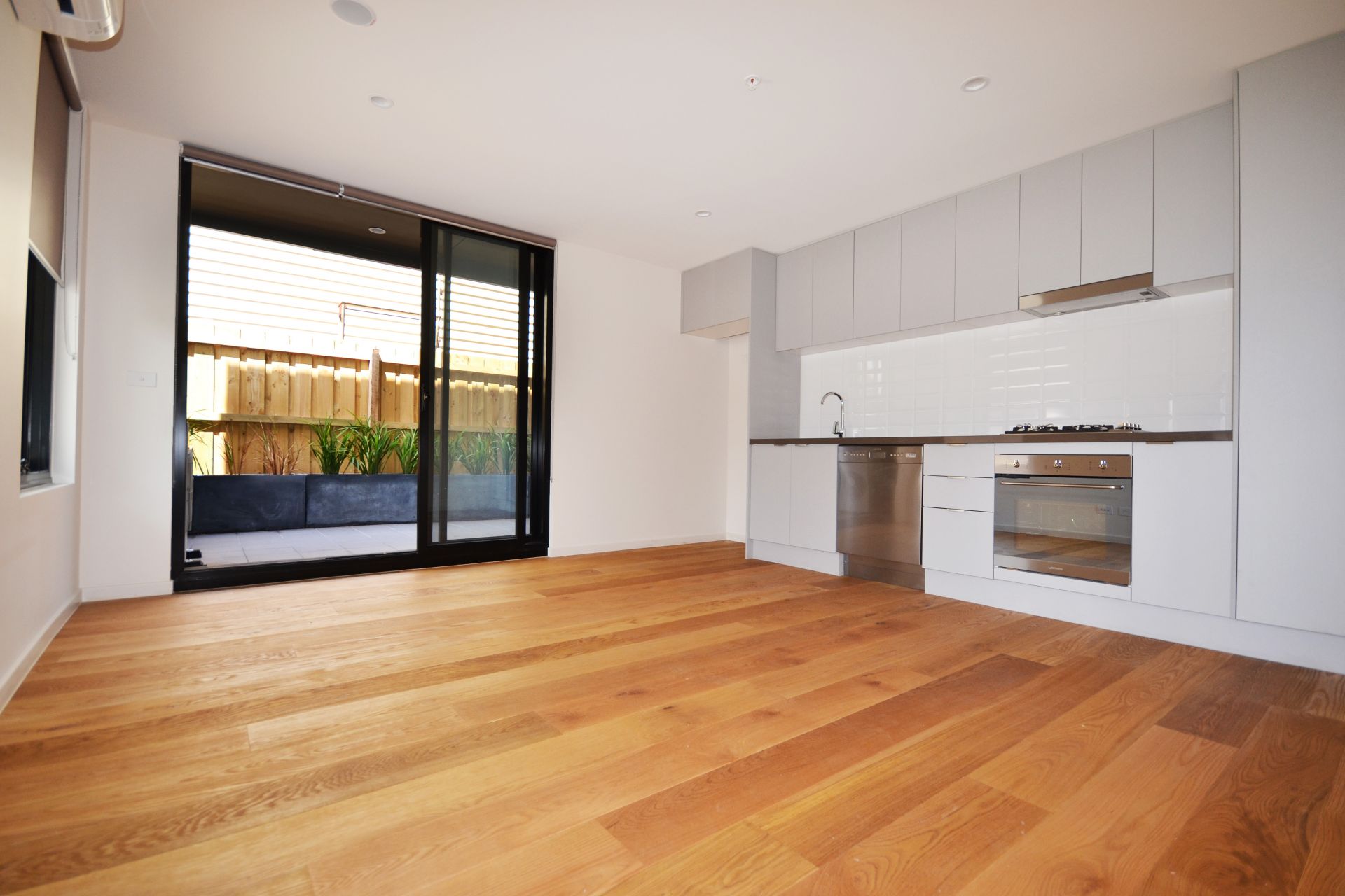 BOUTIQUE LIVING IN THE HEART OF THORNBURY!