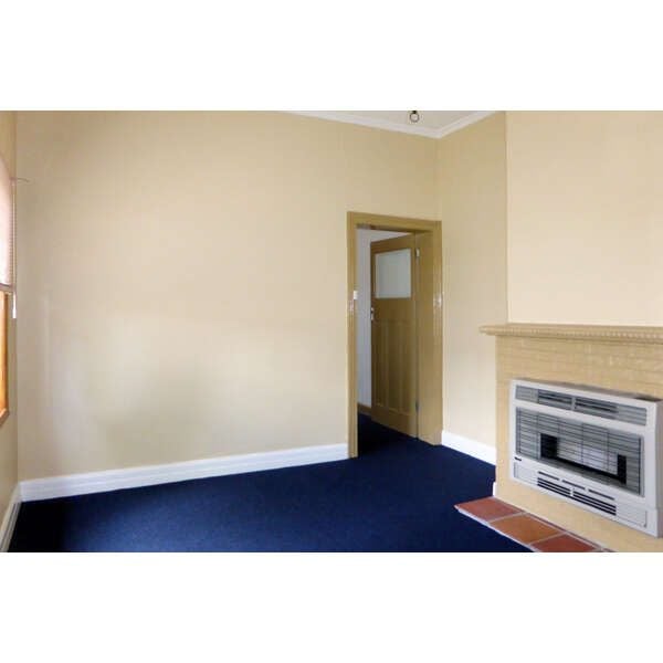 Single Fronted Terrace In Ideal Location