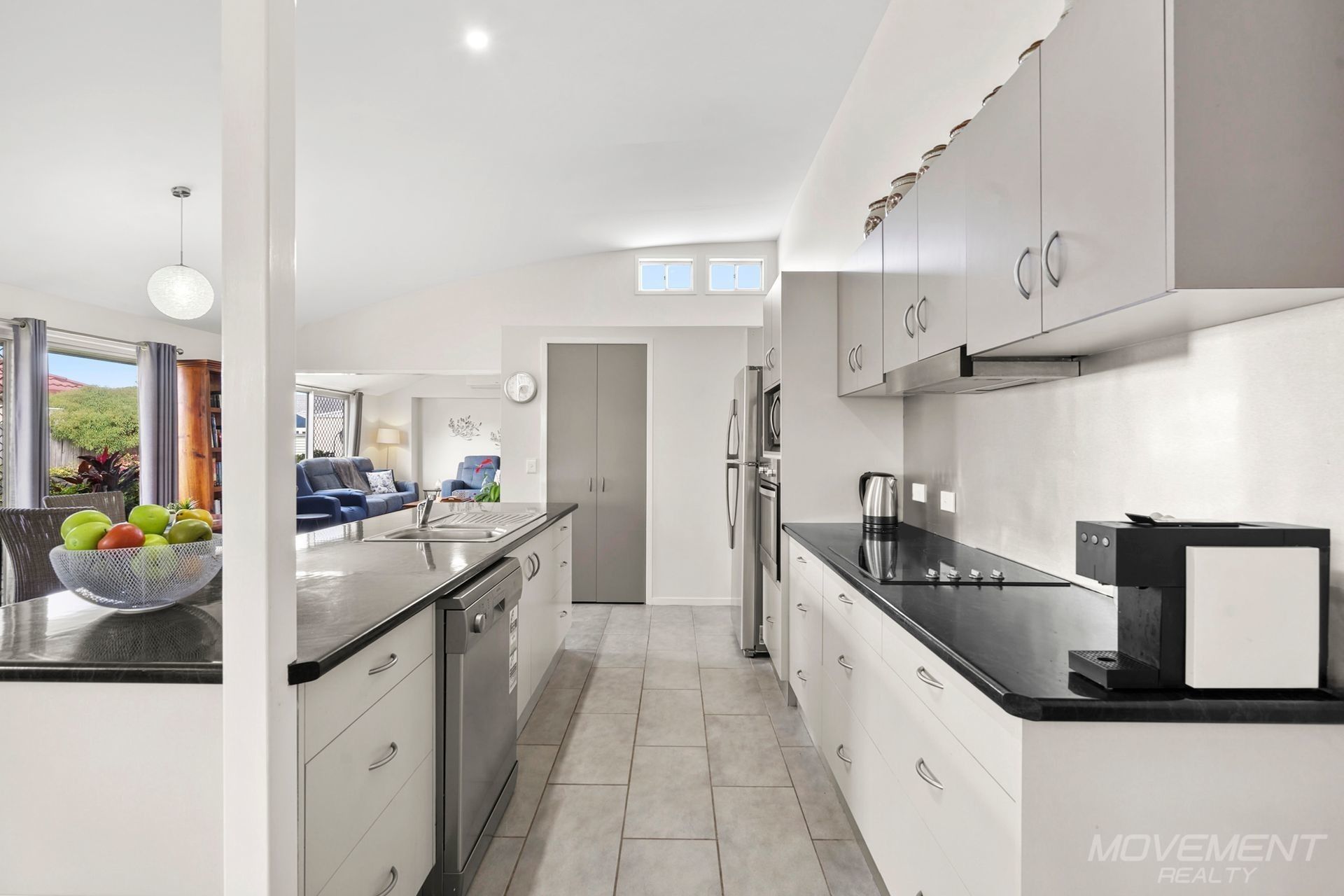 40 Apollo Crescent Beachmere QLD, Beachmere - Thumbnail 3