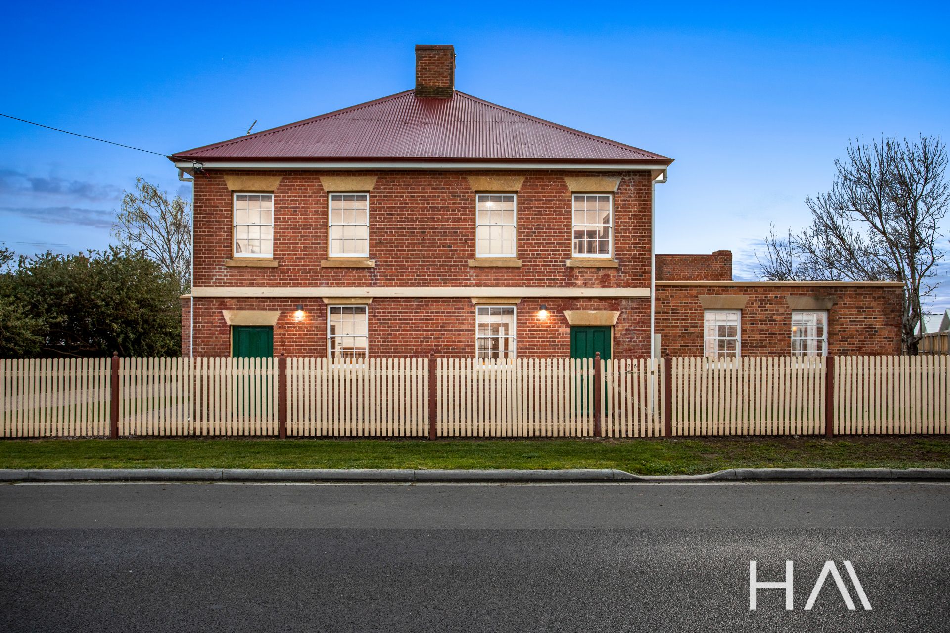 26 Main Road Perth, Perth - Thumbnail 2