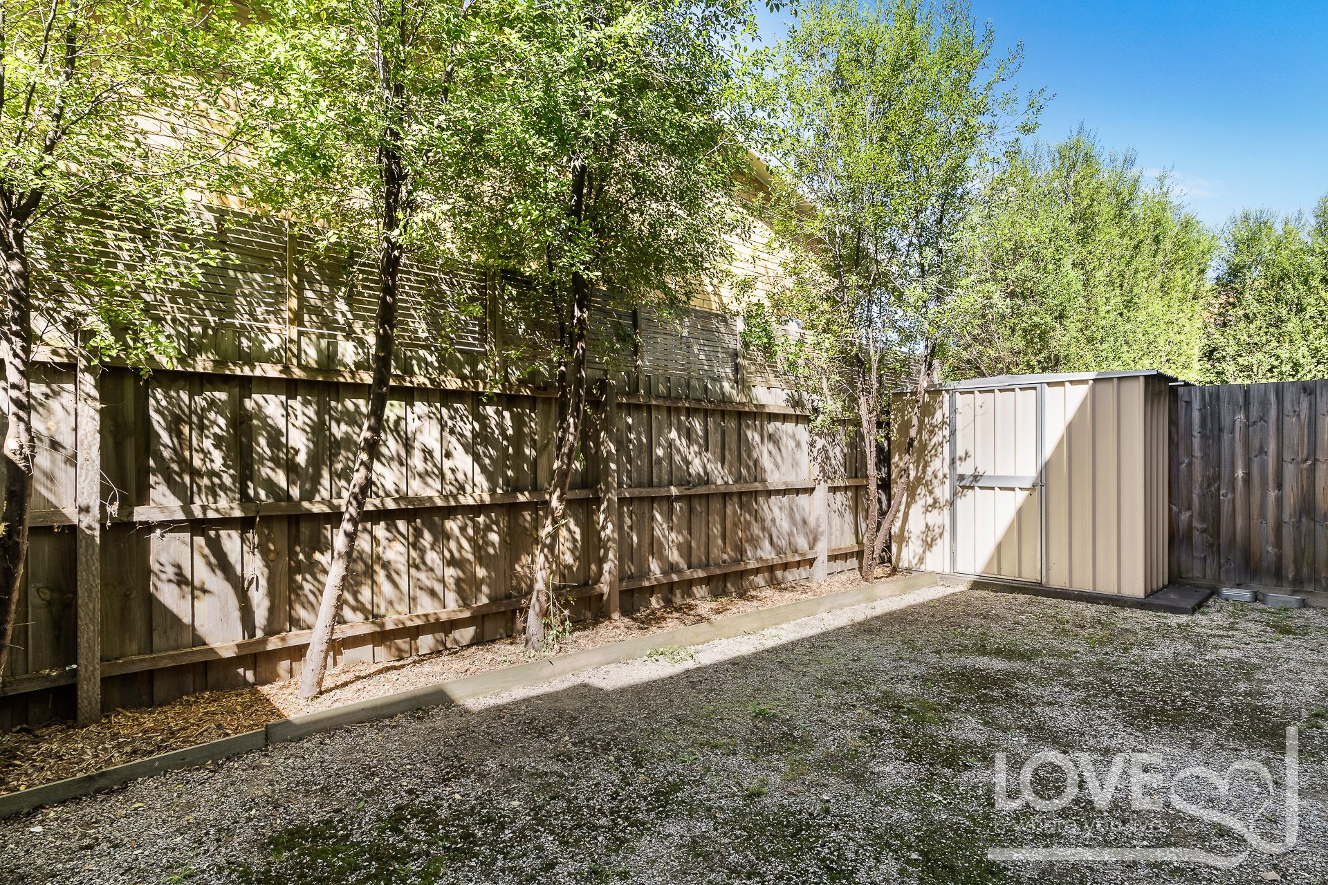 Apartment Living on a Tree-Lined Street!