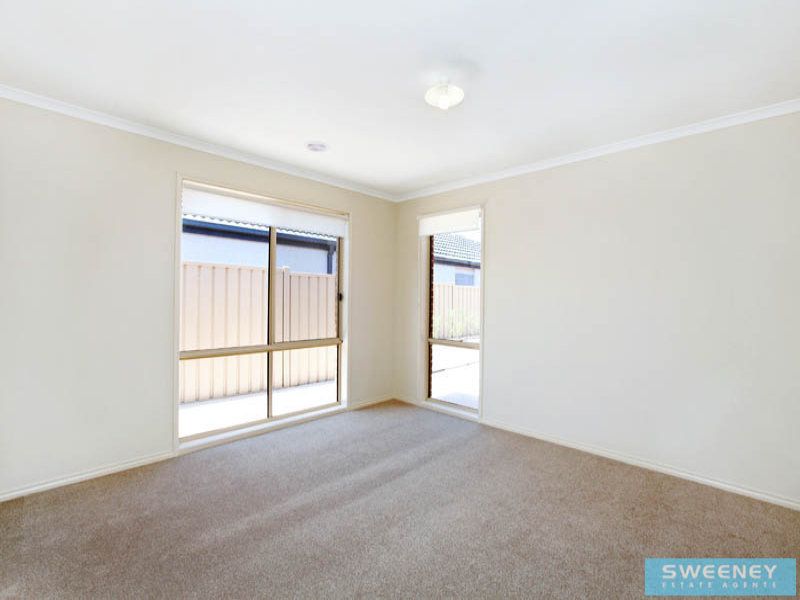 40 Gisborne Way, Caroline Springs - Thumbnail 5