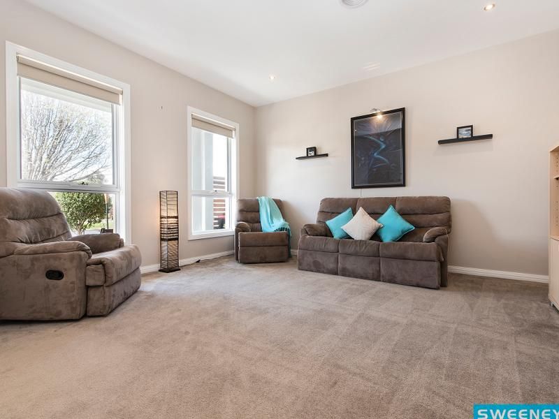28 Central Parkway, Caroline Springs - Thumbnail 8