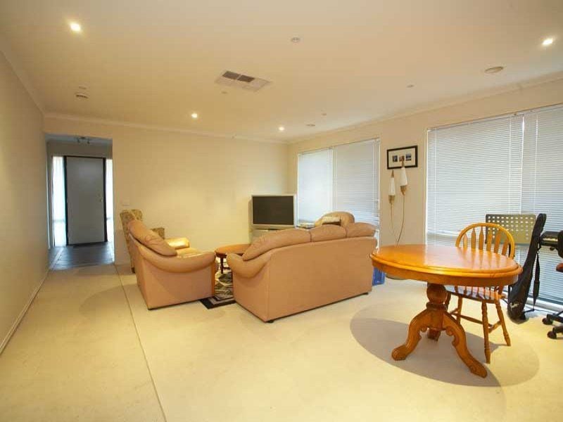 14 Scenic Drive, Sanctuary Lakes - Thumbnail 7