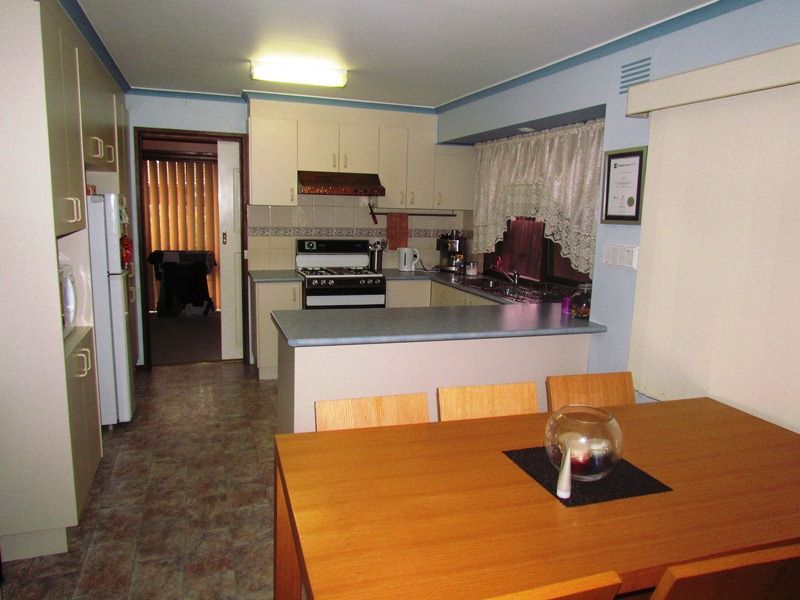 2 Fairbank Place, Melton West - Thumbnail 3