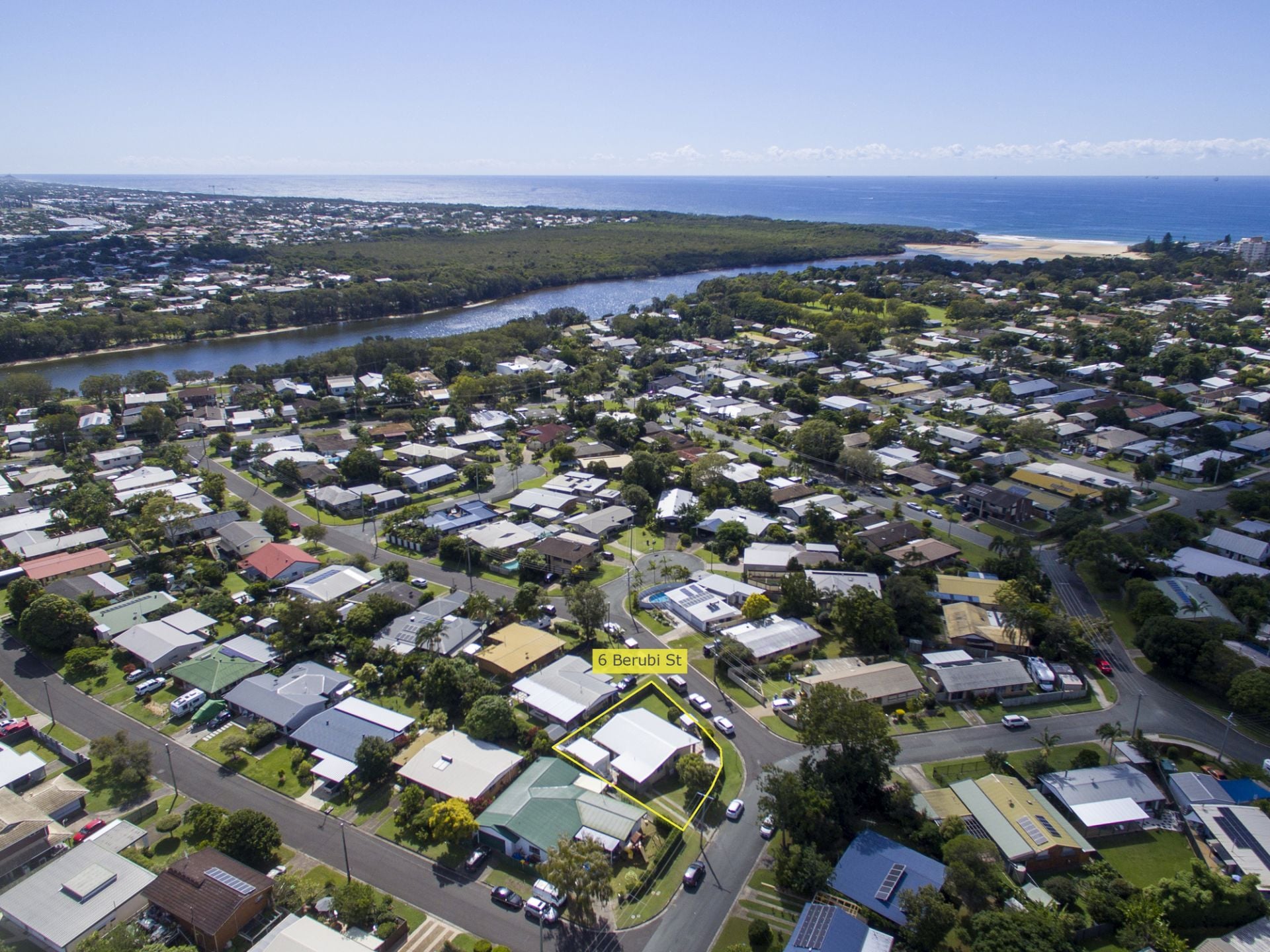 6 Birubi Street Currimundi QLD, Currimundi - Thumbnail 2