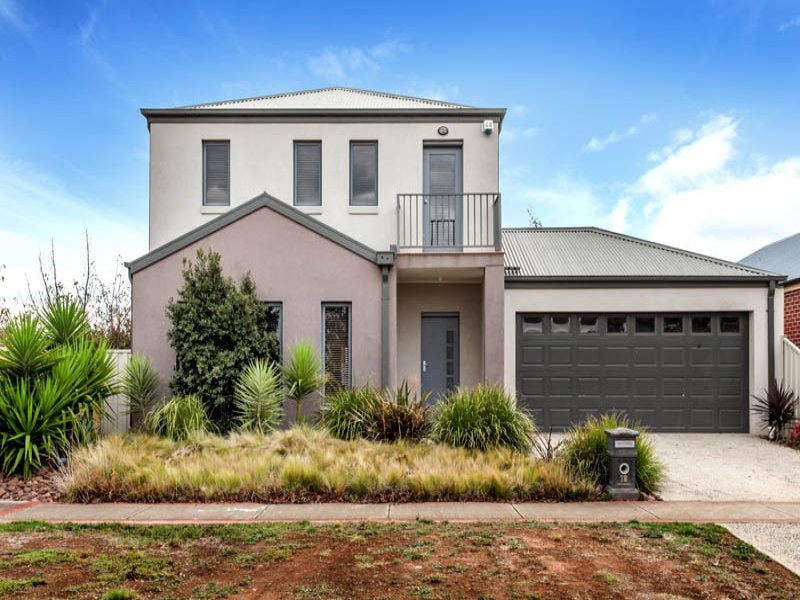 18 Stoke Heath Way, Caroline Springs - Thumbnail 2