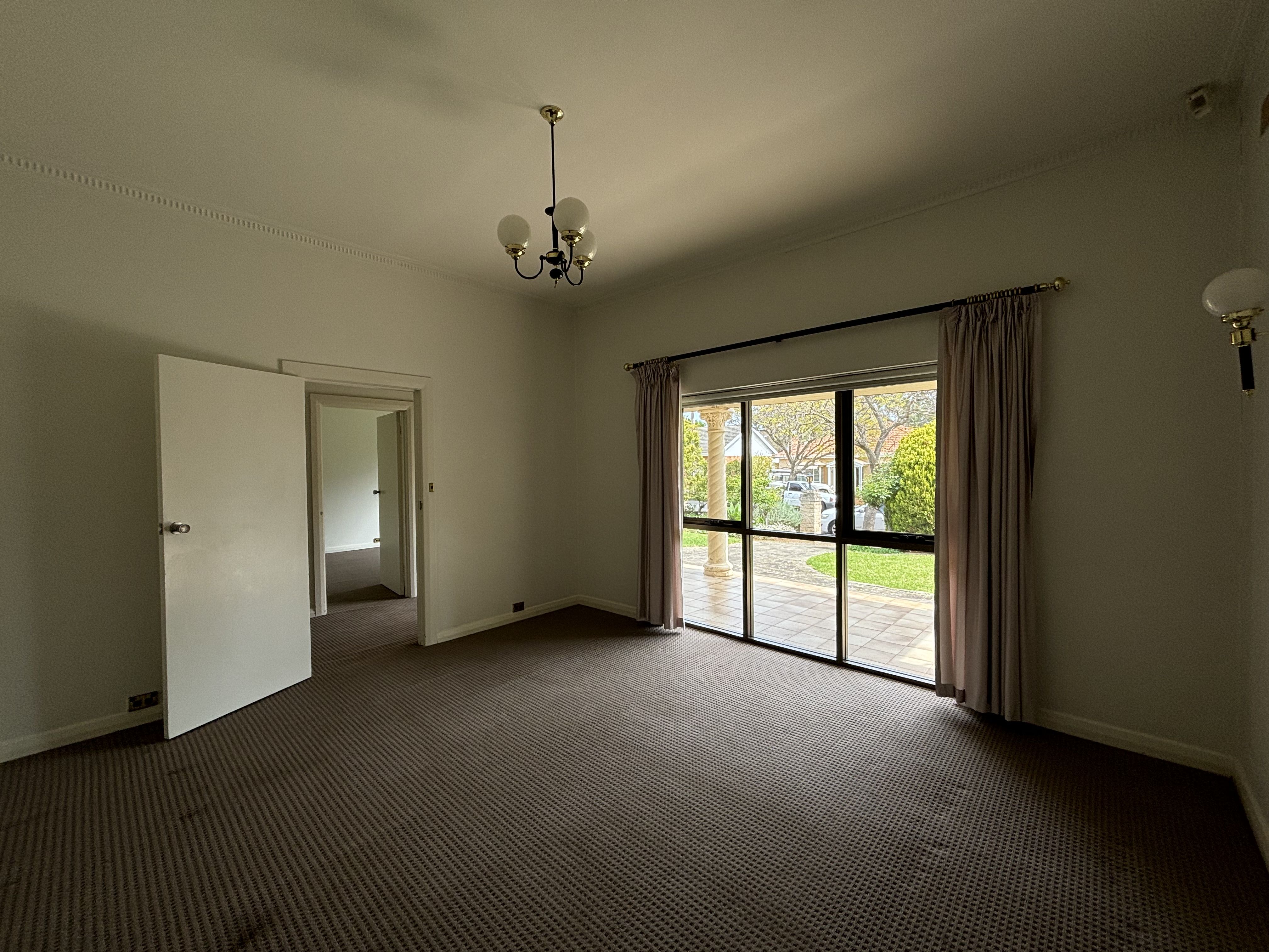 25 Winnall Avenue Clapham 5062