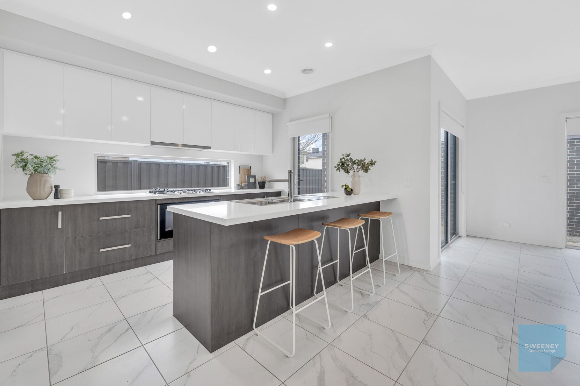 99 Orbis Avenue, Fraser Rise - Thumbnail 7