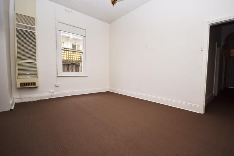 TIDY TERRACE IN THE HEART OF NORTHCOTE!