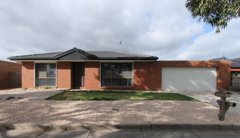 2 Moneghetti Way, Mill Park