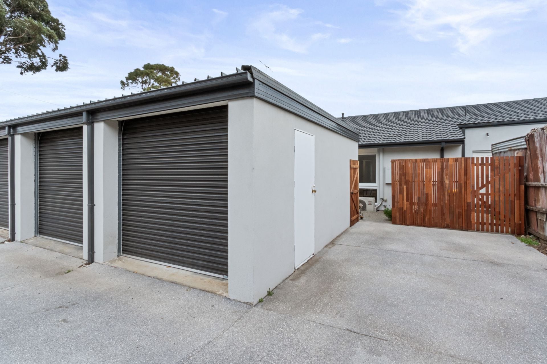 Modern Sophistication Surrounded By Lively Lifestyle Amenity